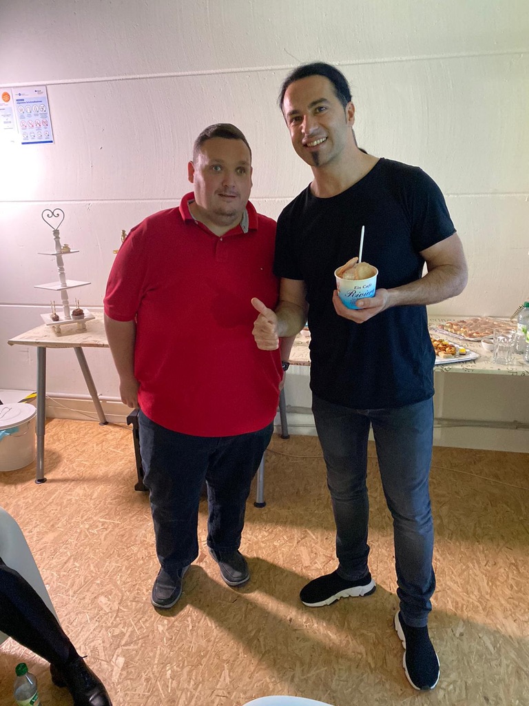 Bülent Ceylan zu Besuch im Eiscafé Riviera
