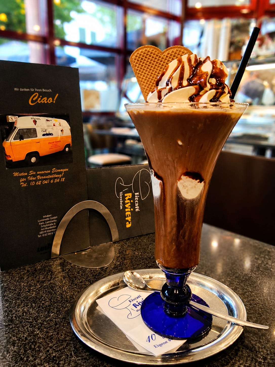 Kaffeespezialität im Eiscafé Riviera