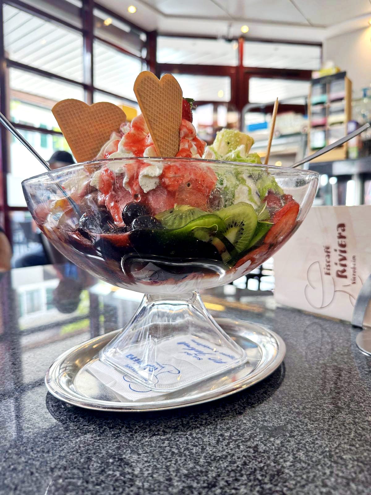 Eiscafé Riviera mit Liebe zum Eis