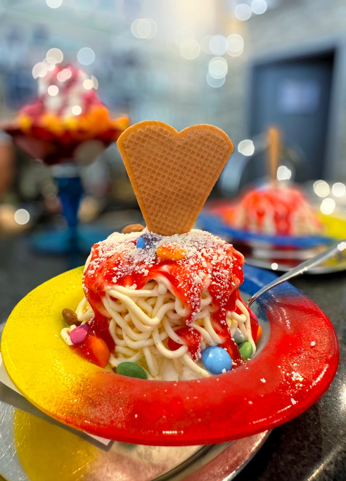 Smarties-Kinderbecher des Eiscafé Riviera